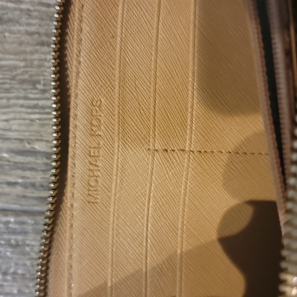 MK wallet - Picture 9 of 9